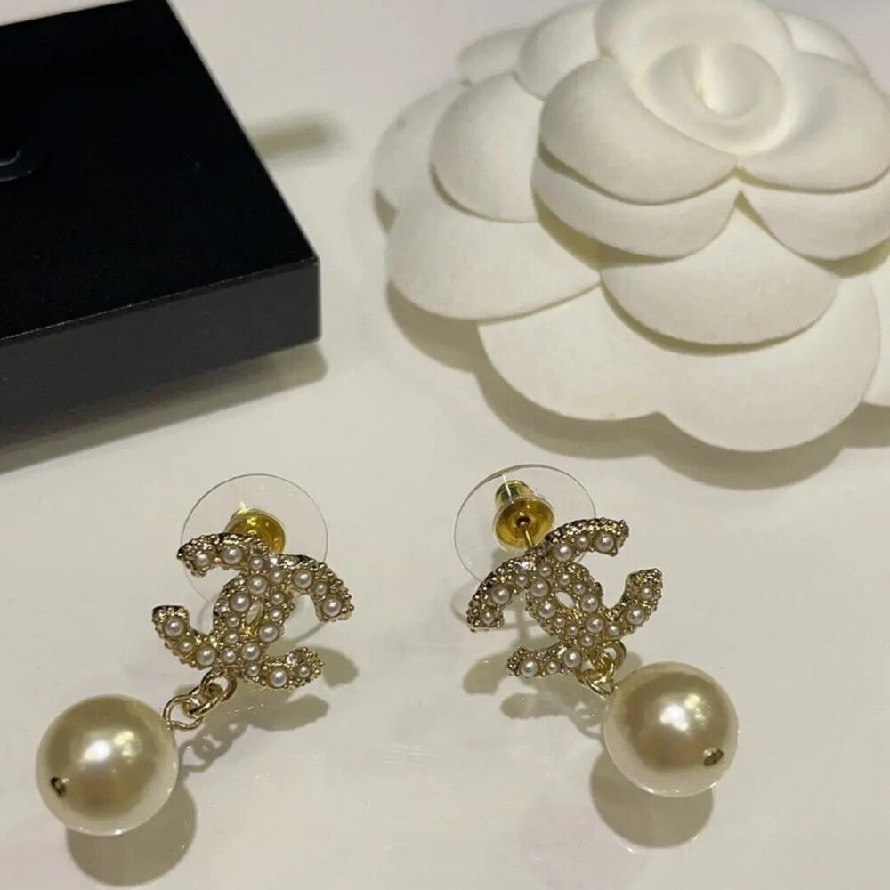 Chanel pearl earrings
